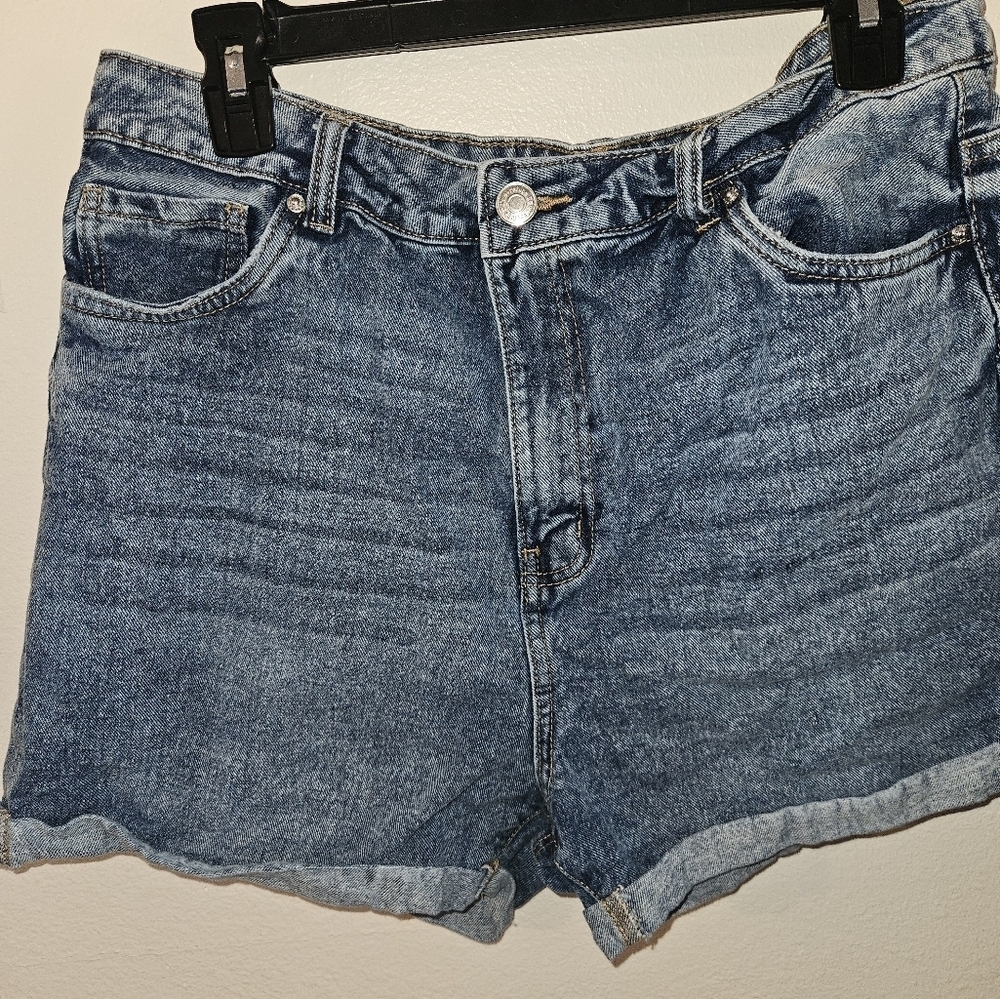 Refuge Denim Mom Blue Junior High Waist Jean Shorts Size 11 - Picture 4 of 10